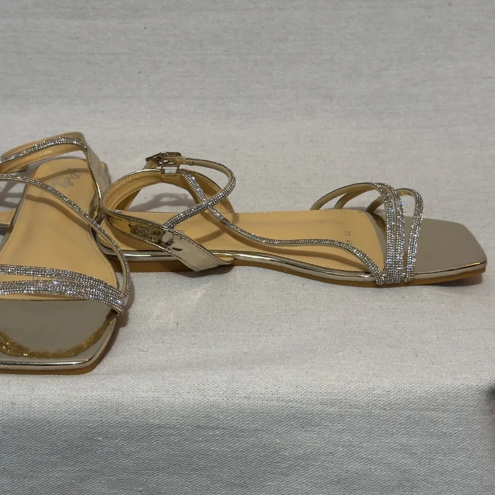 ❤️‍🔥4 for $25 SALE: Elegant Gold Women's Sandals - Picture 3 of 8